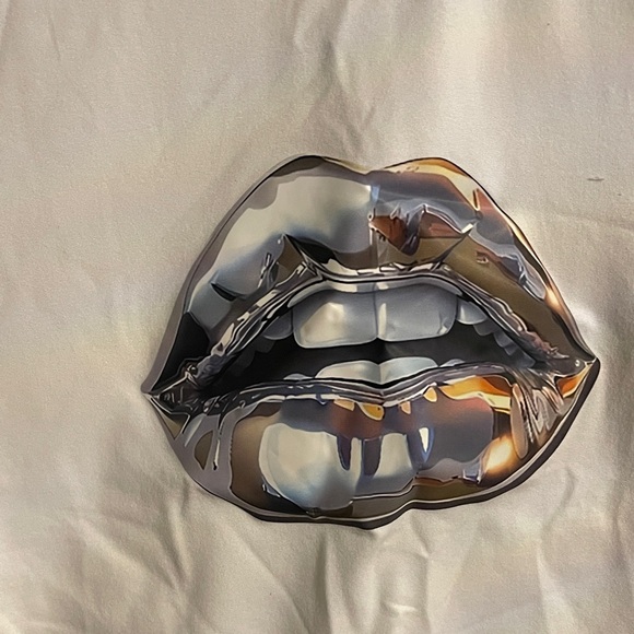 SHEIN Metallic Lips Graphic Tee - Picture 2 of 3